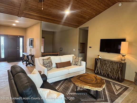 3rd image of 282 Lincoln Hills Dr