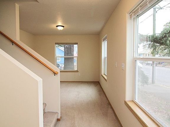 5th image of 6731 N Albina Ave
