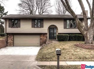 4906 Aspen Dr, Omaha, NE 68157
