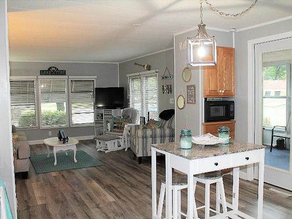 4th image of 11070 Bellwood Dr #19