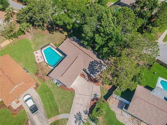 5th image of 30 Pembrook Cir