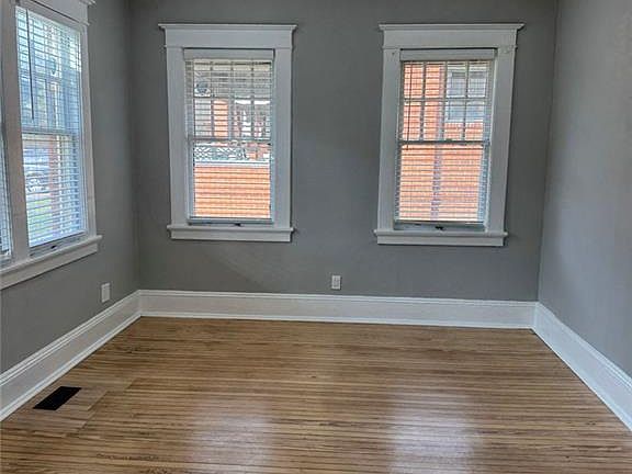 4th image of 644 Holderness St SW