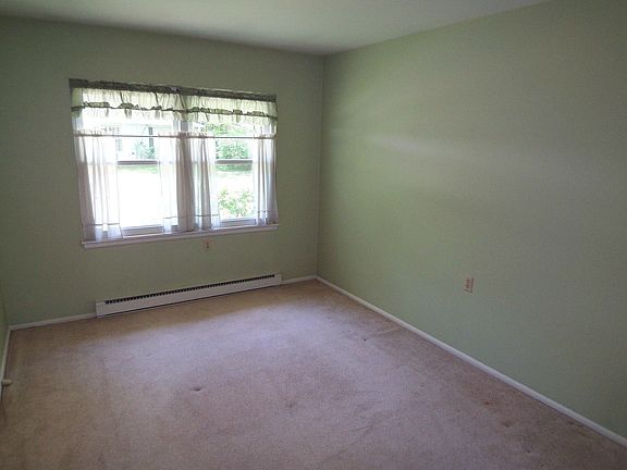5th image of 164B Gramercy Ct