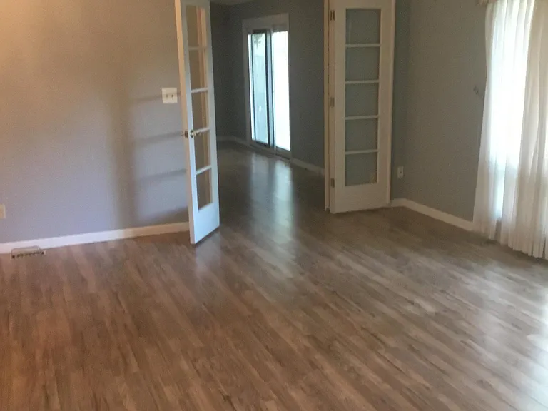 8520 Grenway Dr — Photo 5