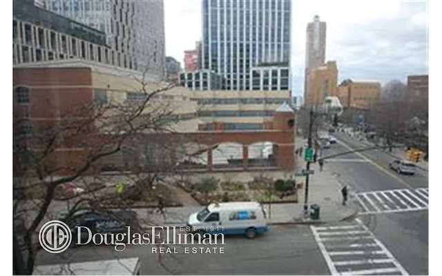 Rented by Douglas Elliman | media 26