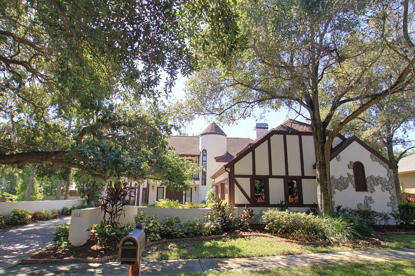 1st image of 3081 Crest Dr