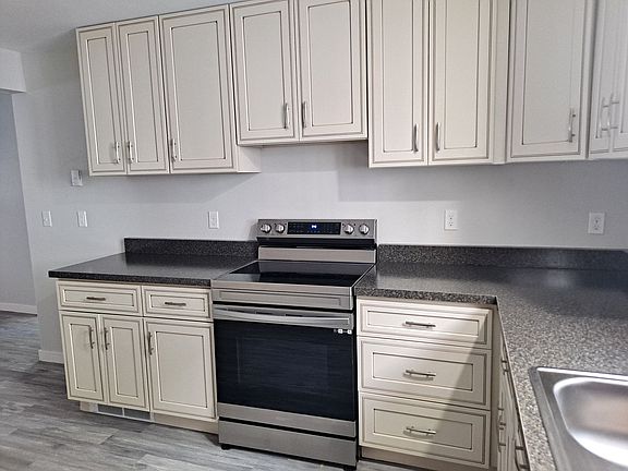 2nd image of 306 N 9th St #B-1