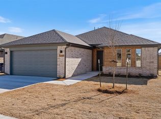 3208 Piney River Dr, Yukon, OK 73099