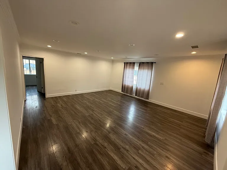 6506 Teesdale Ave — Photo 13