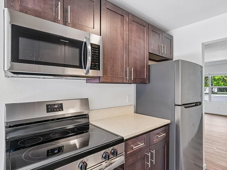 Midland Apartments — Photo 55