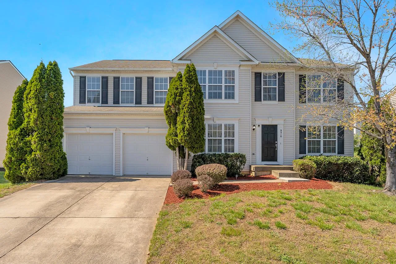 4 bed, 2.5 bath, 3164 sqft, $3,100 — Photo 1