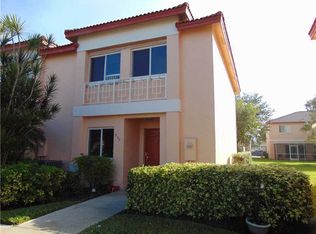 807 NW 208th Dr, Pembroke Pines, FL 33029