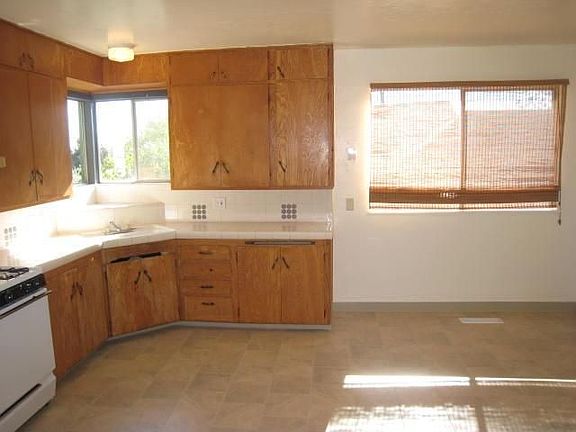 5th image of 707 E Monte Vista Ave