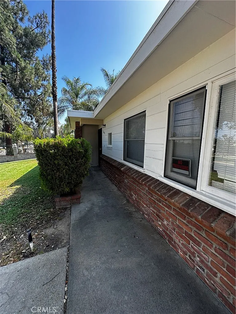 2 bed, 951 sqft, $2,400 — Photo 2