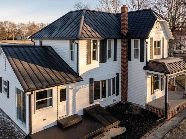 281 North Ave, Plainville, IL 62365