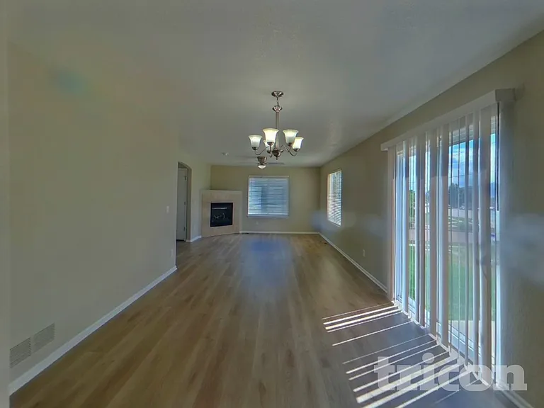 2728 Sierra Springs Dr — Photo 3