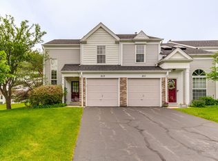213 E Shag Bark Ln, Streamwood, IL