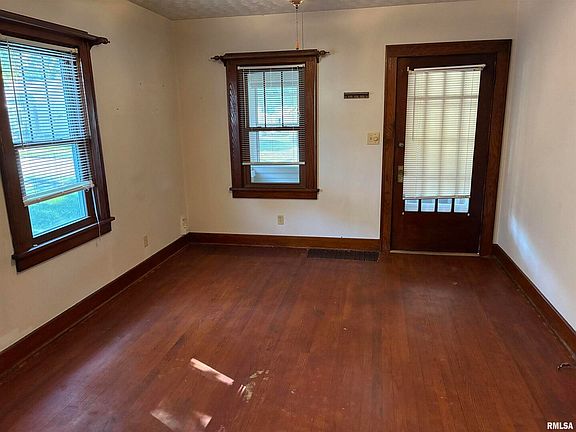 3rd image of 422 45th St