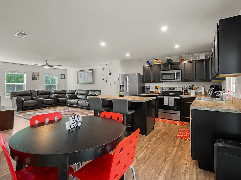 21012 Baileys Grove Dr — Photo 9