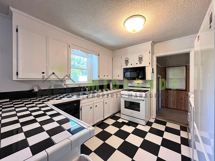 3836 Davies Dr — Photo 9