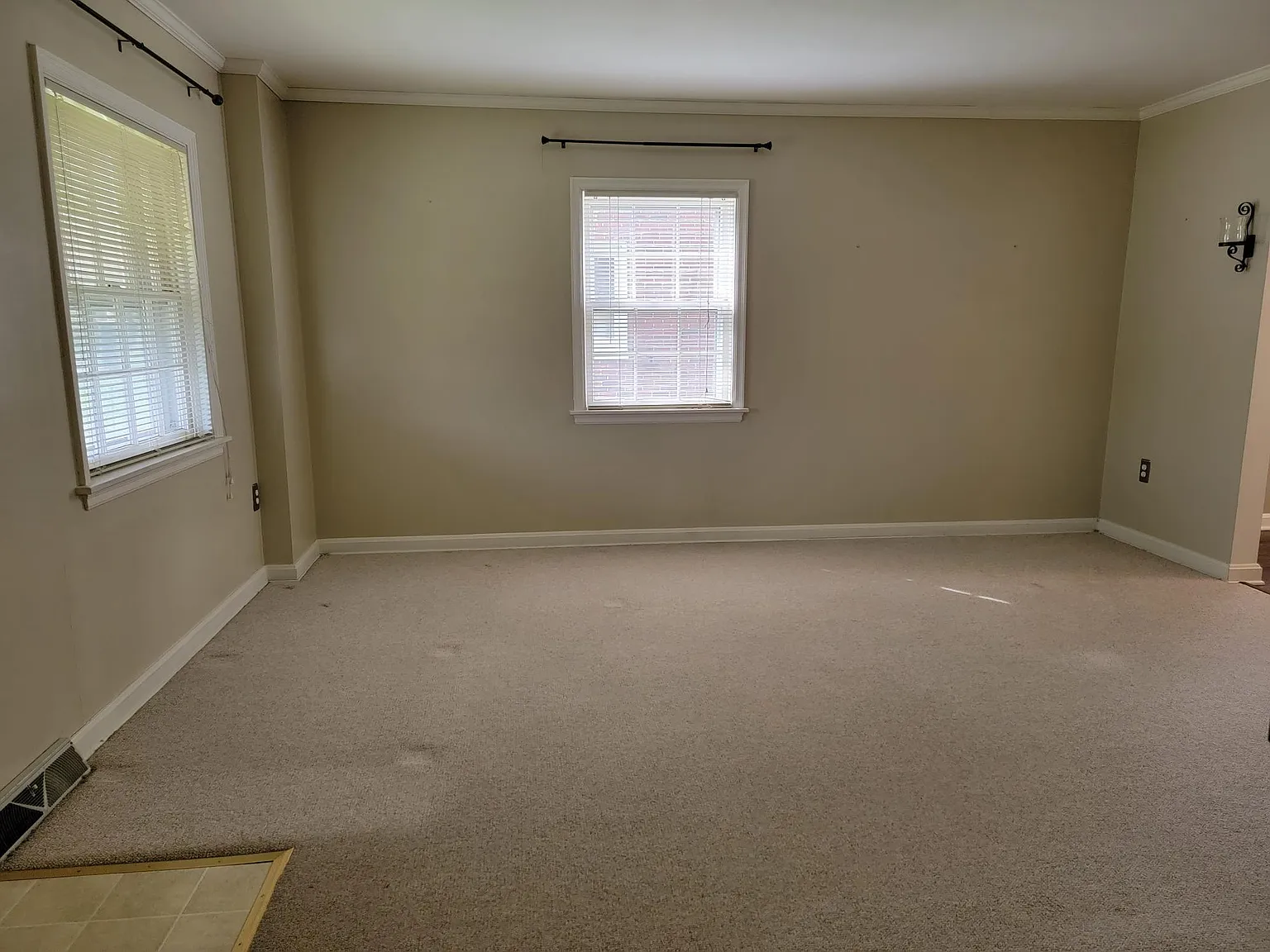 3 bed, 1008 sqft, $1,850 — Photo 4