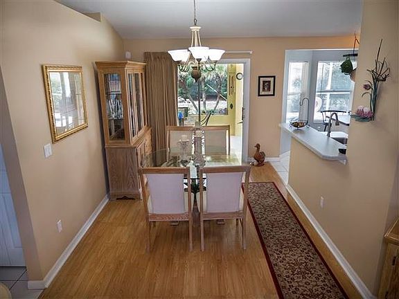 4th image of 49 E Diamond Dr