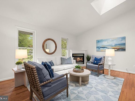 3rd image of 350 Hartman Dr