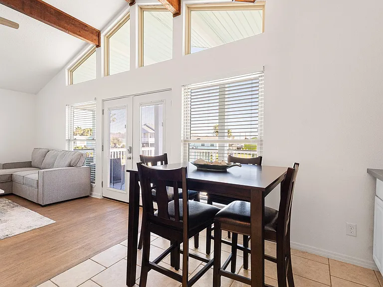 4014 Kent Dr — Photo 3