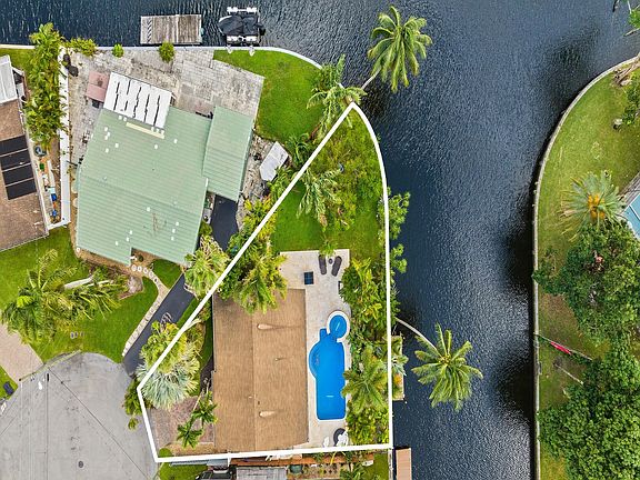 3rd image of 1830 NW 32nd Court
