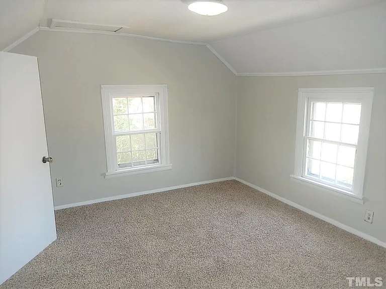 1015 Oberlin Rd — Photo 16