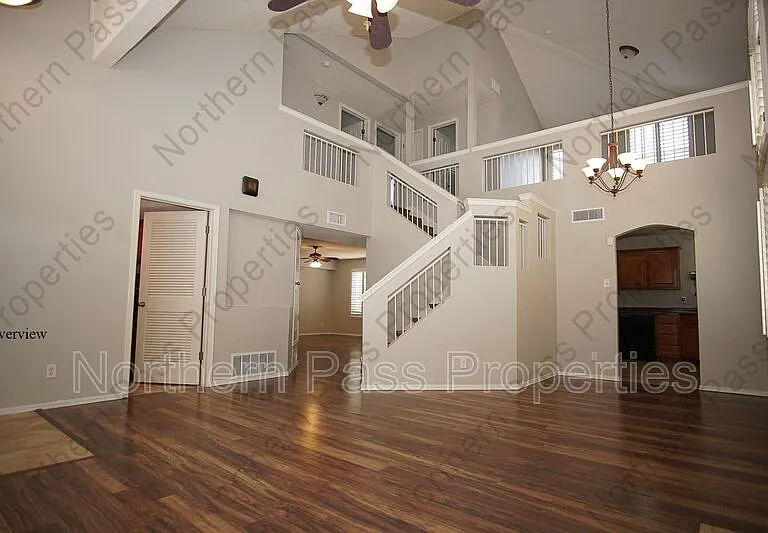 10932 Acoma St — Photo 4
