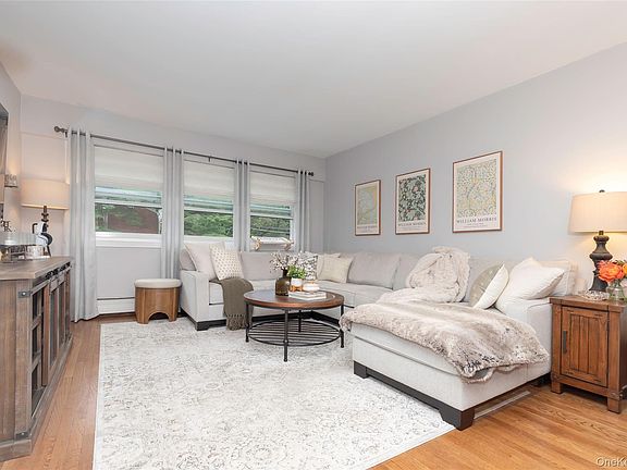 2nd image of 10 Fieldstone Drive #333