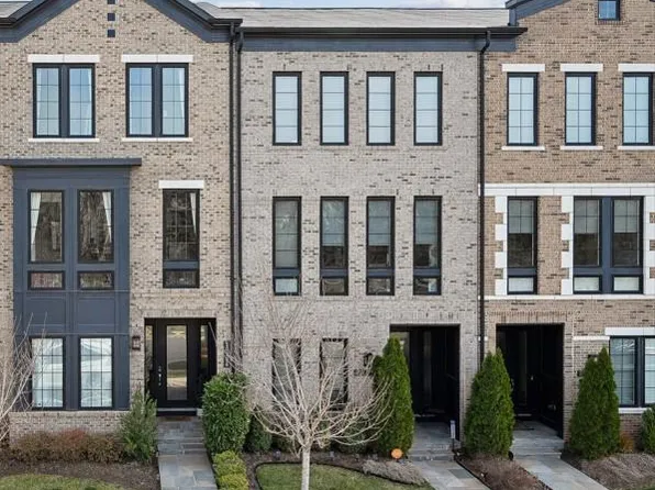 20388 Roslindale Dr, Ashburn, VA 20147