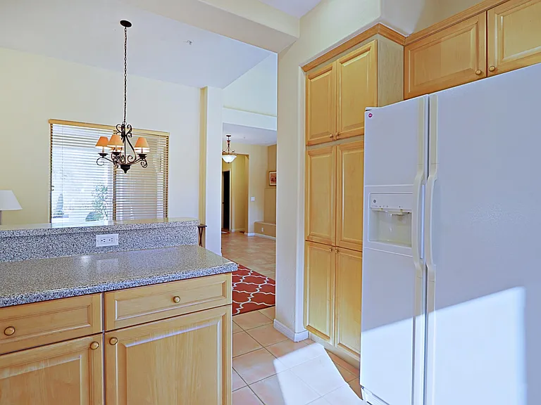 6803 E Eagle Feather Rd — Photo 14