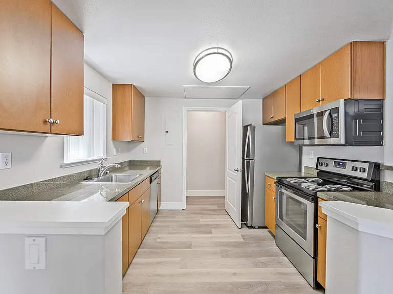 Kensington Apartments — Photo 10