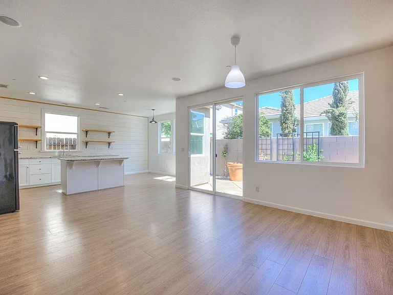 1511 N Encoure Way — Photo 11