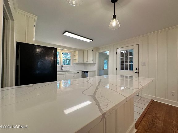 5th image of 4334 West Wilson Street