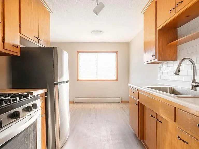 3407 Harriet — Photo 2