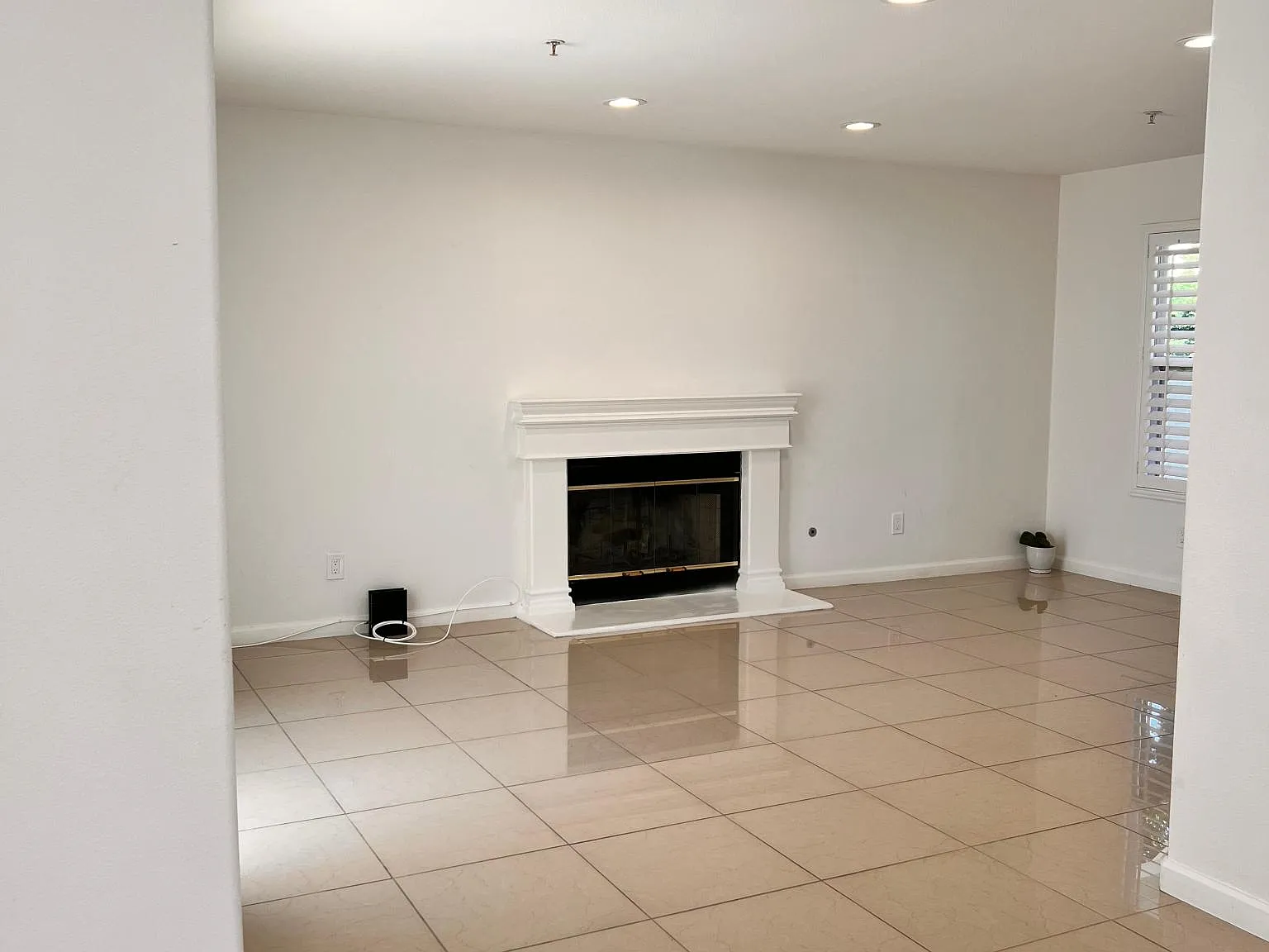 3 bed, 2.5 bath, 1970 sqft, $5,200 — Photo 4