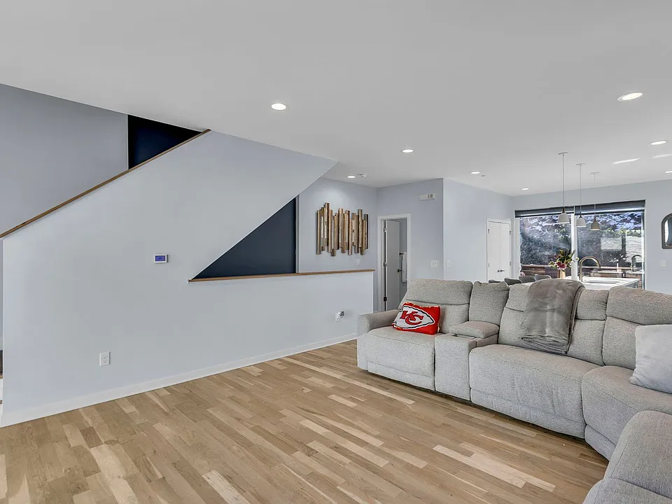 2712 McGee Trafficway