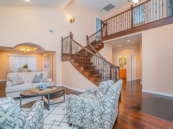 3rd image of 1632 Firvale Ave