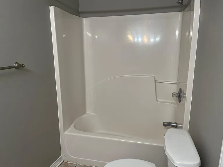 886 Dunwoody Pl — Photo 4