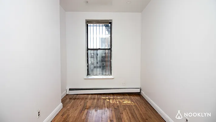 Rented by Nooklyn NYC LLC | media 52