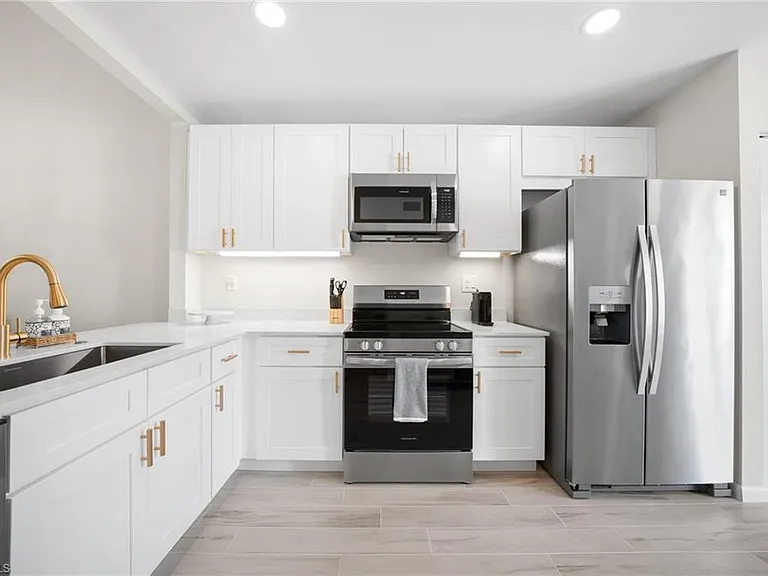 1808 Kings Lake Blvd #203 — Photo 9
