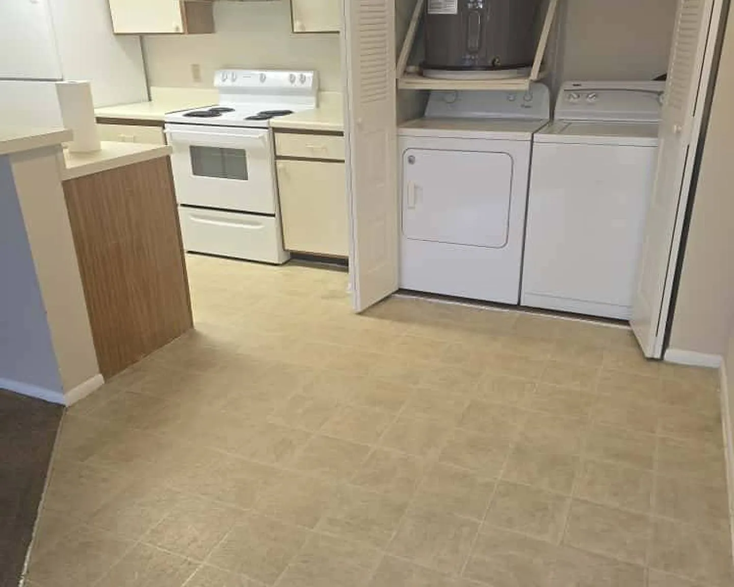 Mystic Gardens 2 Bedroom Condo — Photo 2