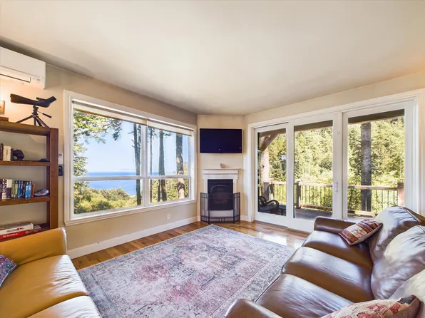 737 Beach Rd, Whitethorn, CA 95589
