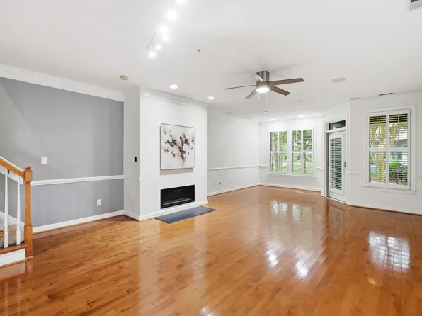 305 Presque Isle Ln, Chapel Hill, NC 27514