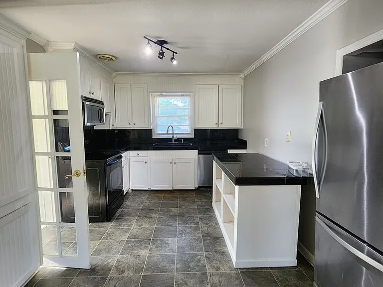 1213 McRee Dr — Photo 10