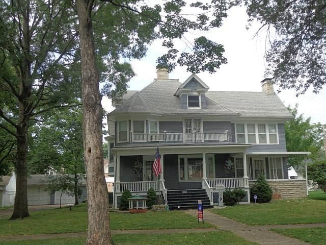 1st image of 606 E Wea St