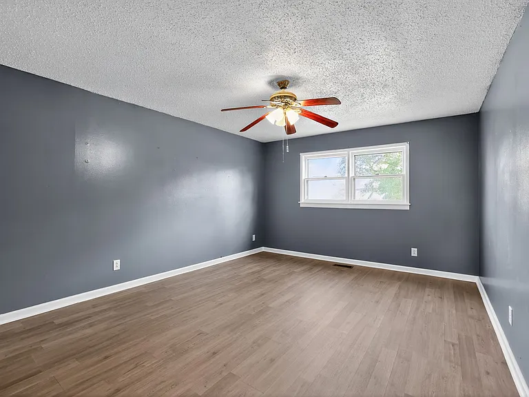 2214 Windsong Trl — Photo 17